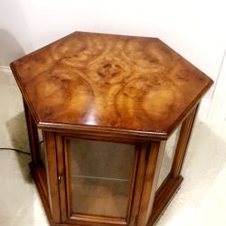 Lighted End Table / Display Case