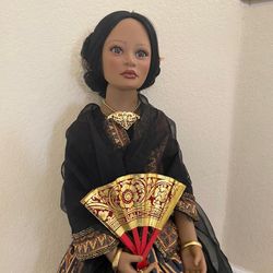 Dedari Saptono Asian Indonesian Dolls W Stool 35"