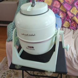 Wonder Wash - Off Grid Laundry Machine