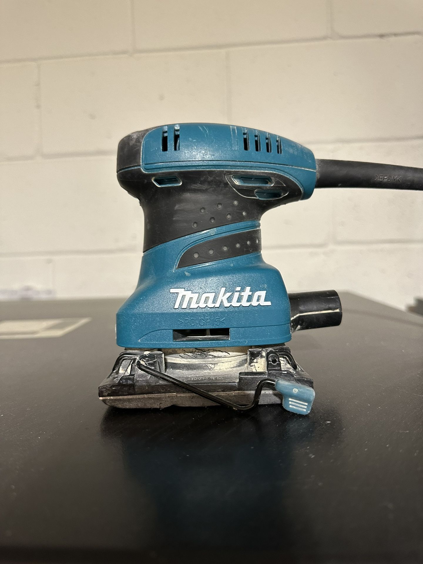 Makita Sheet Sander