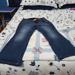 2 Pairs Of  EVRI jeans Size 18ws