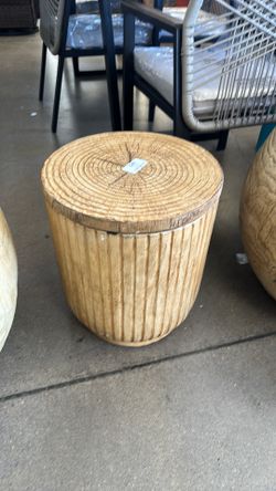 2-1 outdoor side table with ice bucket