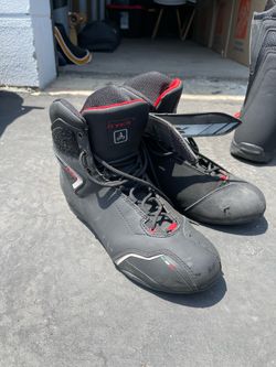 Motorcycle shoes size 8