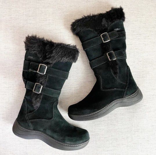 L.L BEAN..Women's waterproof Nordic Casual Zip Boots