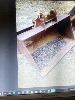 66” Bucket 312 Cat 