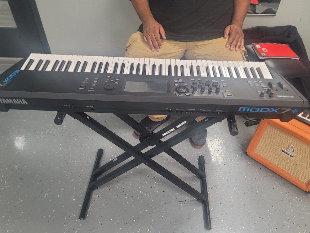 Yamaha MODX7+ Keyboard