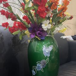 Gorgeous Rare Vase 🏺 With Beautiful Flowers 🌺 