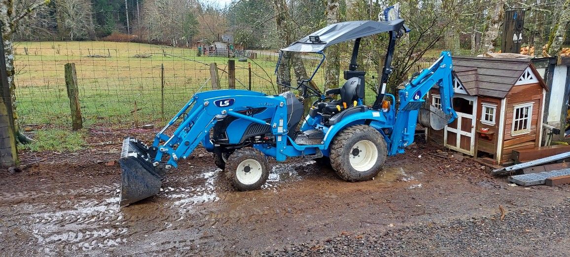 I Do Tractor Work And Backhoe Work Message Me