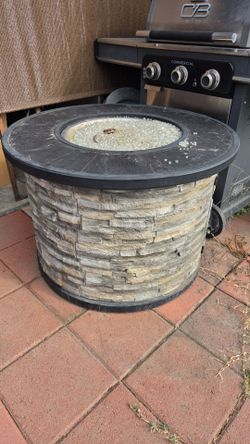 Outdoor fire pit
