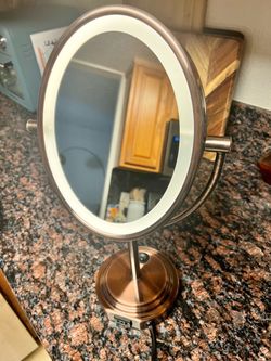 Lighted Vanity Mirror with Stand