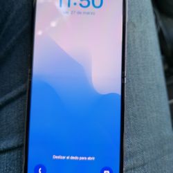 Samsung Z flip 3 Unlocked.