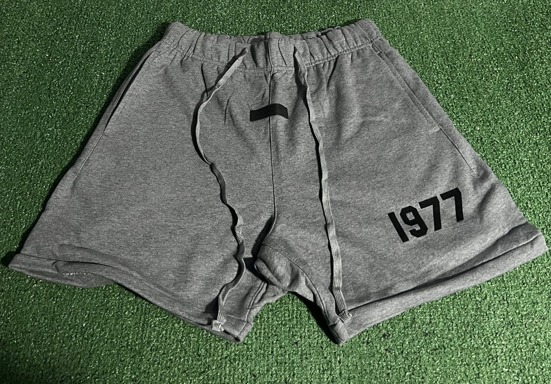 Essentials Shorts 1977 Grey 1:1