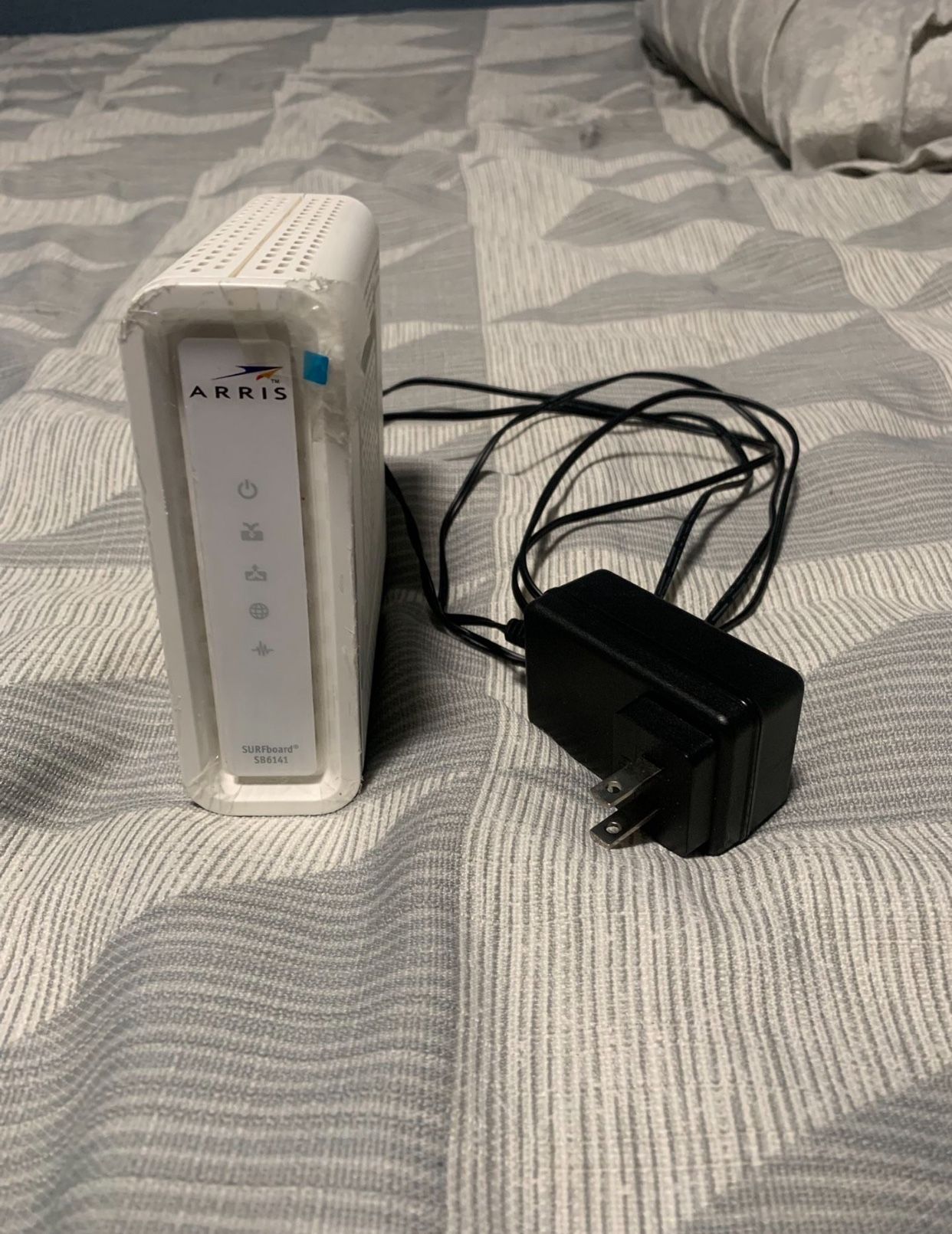 ARRIS SURFboard SB6141 8x4 DOCSIS 3.0 Cable Modem
