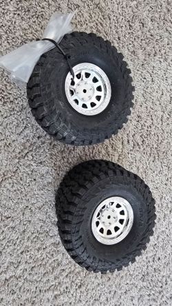 1.9 wheels and tires from Axial