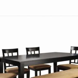 Dining Furniture Set Of Table And 4 Chairs. Barley Used. They Are Like New. Size: 