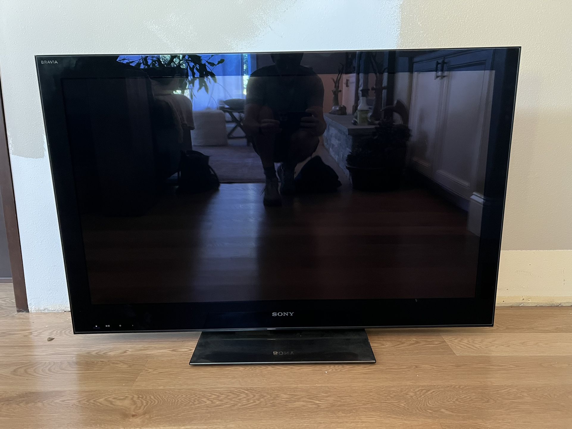52” Sony Bravia KDL-46NX800 LCD Digital Color Smart TV