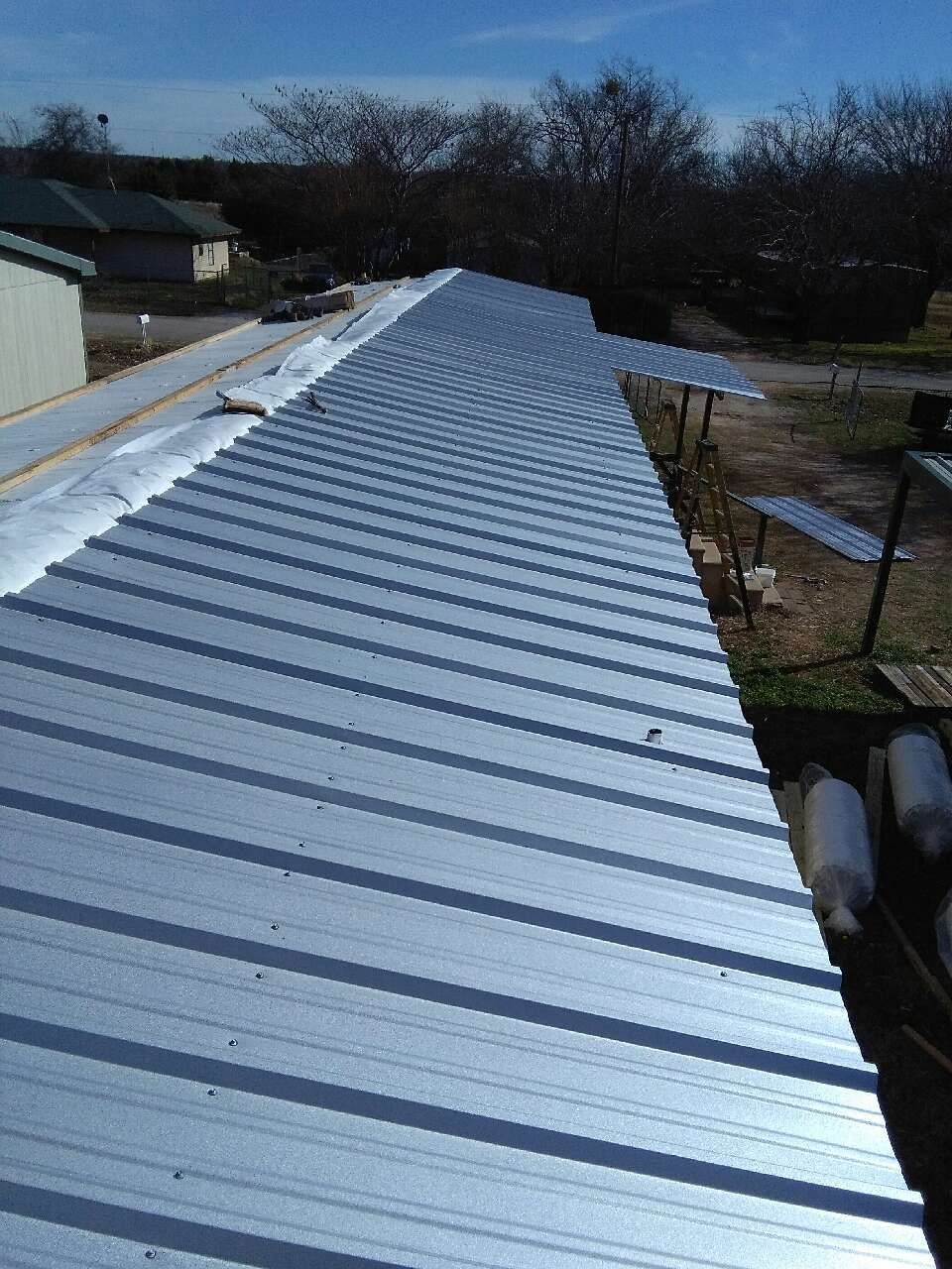 Metal roofs Installed on mobile home