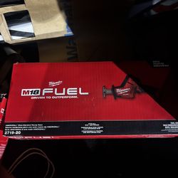 Milwaukee Fuel M18 Hackzall
