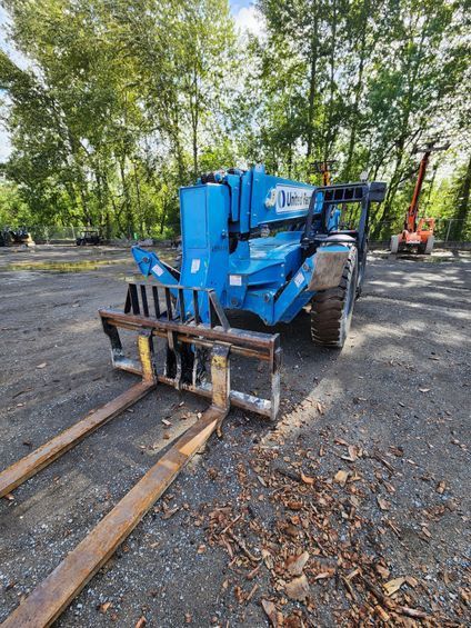 Genie GTH-1056 (10K Reach Forklift) Telehandler