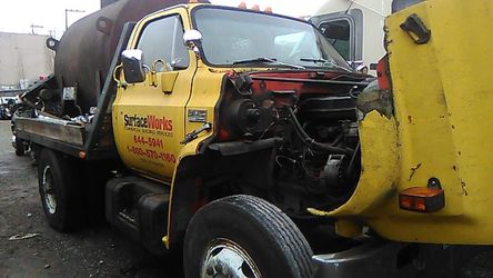 Sealcoat Tar Tank w/ hydraulic system