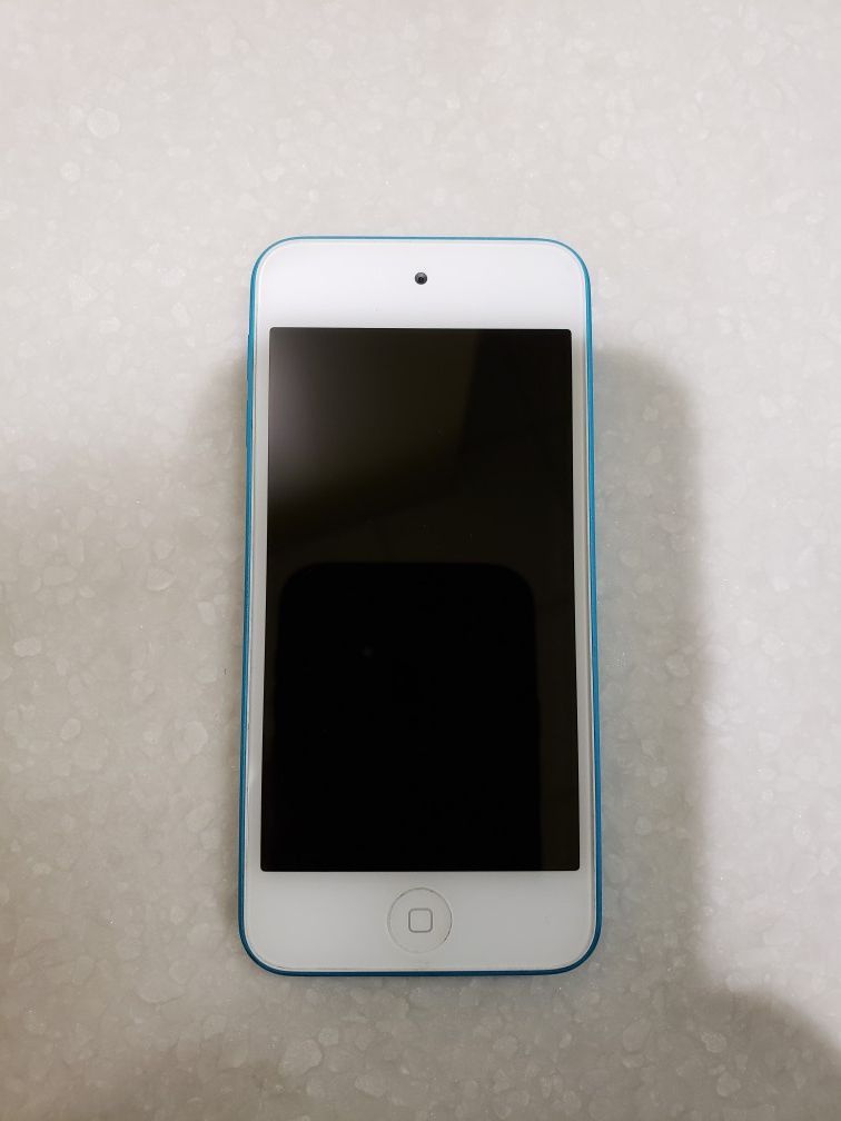 5th Generation Ipod Touch 64 gb...