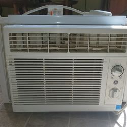 GE 5,000 BTU 115-Volt Mechanical Window Air Conditioner  AHT05LZ