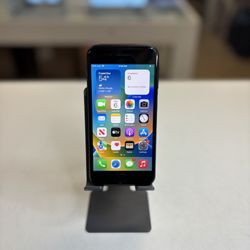 iPhone SE 3rd Gen 64GB Unlocked Like New with Apple care till Nov 2025