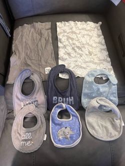 Bib and burb cloth set
