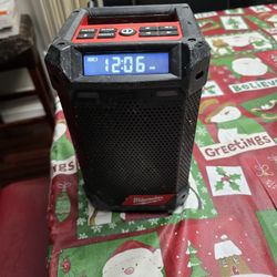 Milwaukee M12 Radio 