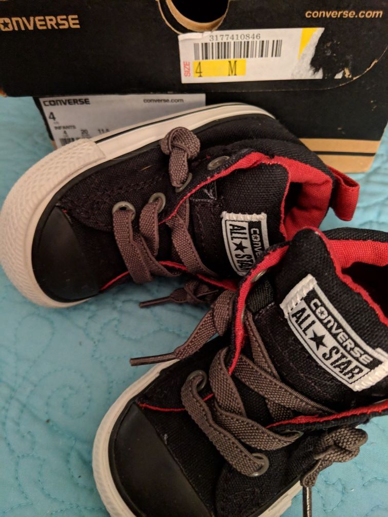 Converse toddler size 4 brand new