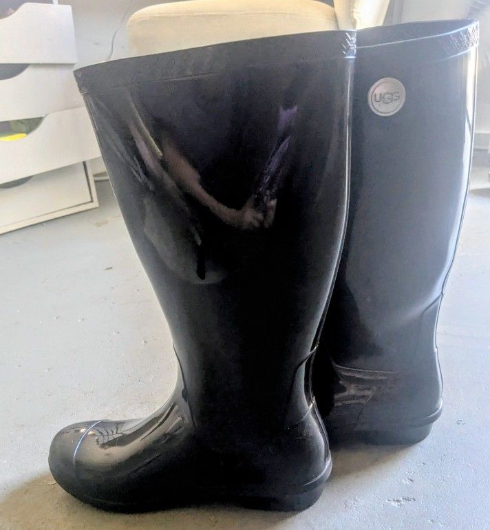 Uggs Ladies Rain Boots Size 6