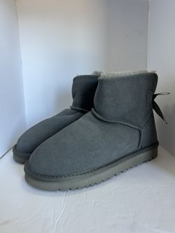 New gray Ugg Bow Boots Size 8 No Box