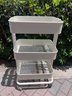 Tray with wheels