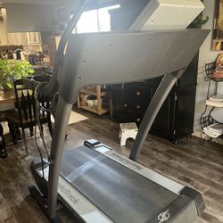 Nordic track Treadmill 