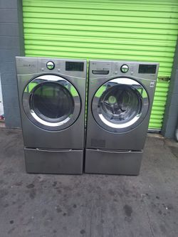 LG Washer & Dryer Set