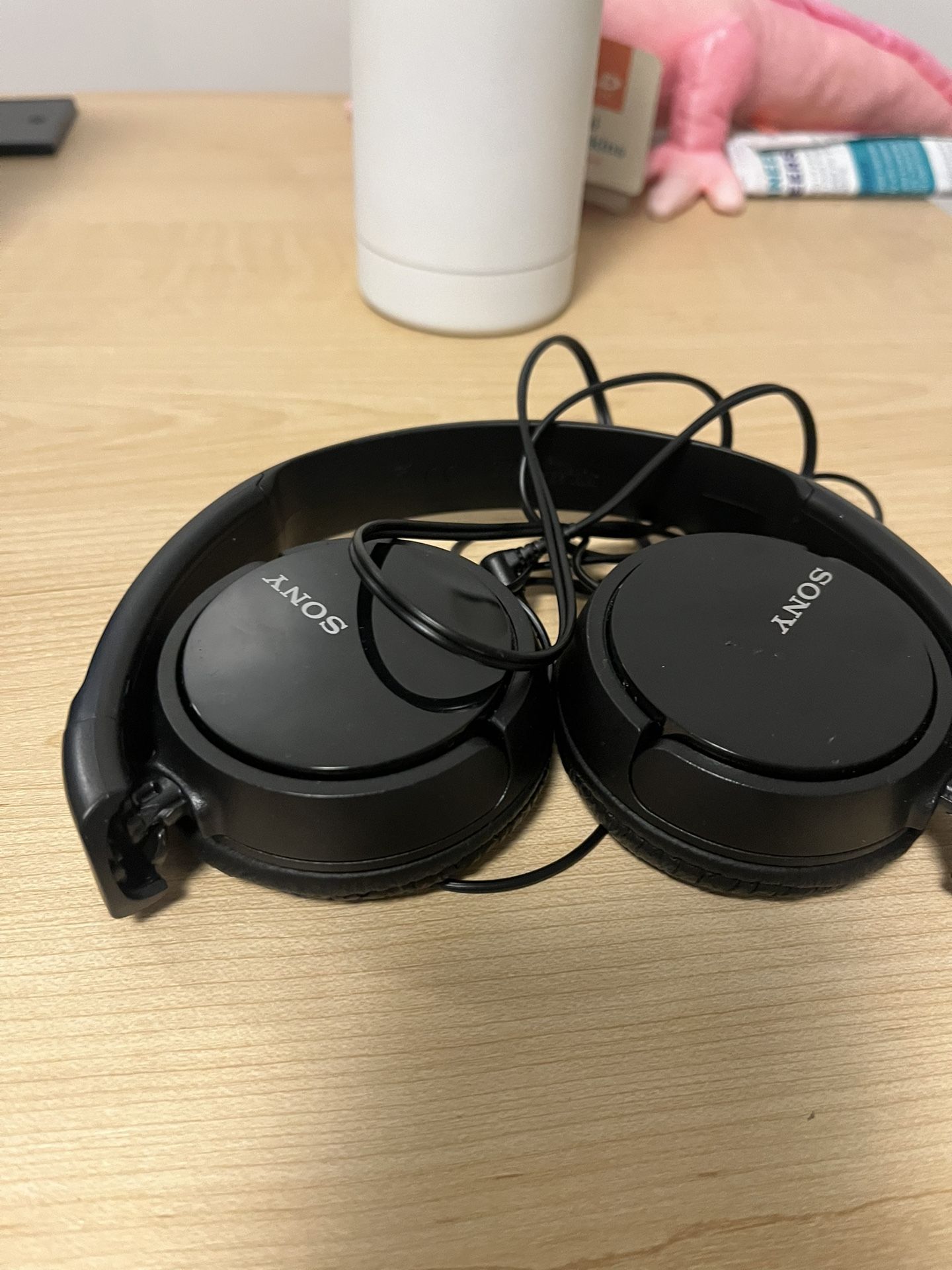 Sony wired headphones with mic.