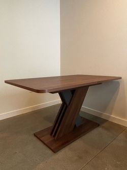 Joy Source 55”-71” extendable dining table. Seats 4-8 comfortably.