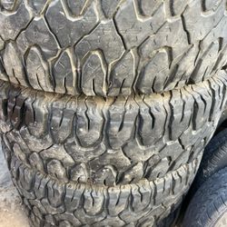 Tires 285/70R17 