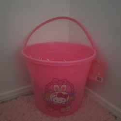 Hello Kitty Easter Basket With Paper Hay