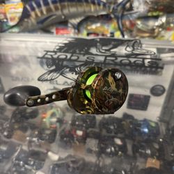 Avet SX 6/4 Camo Two Speed Like New Fishing Reel. Clean Line. 