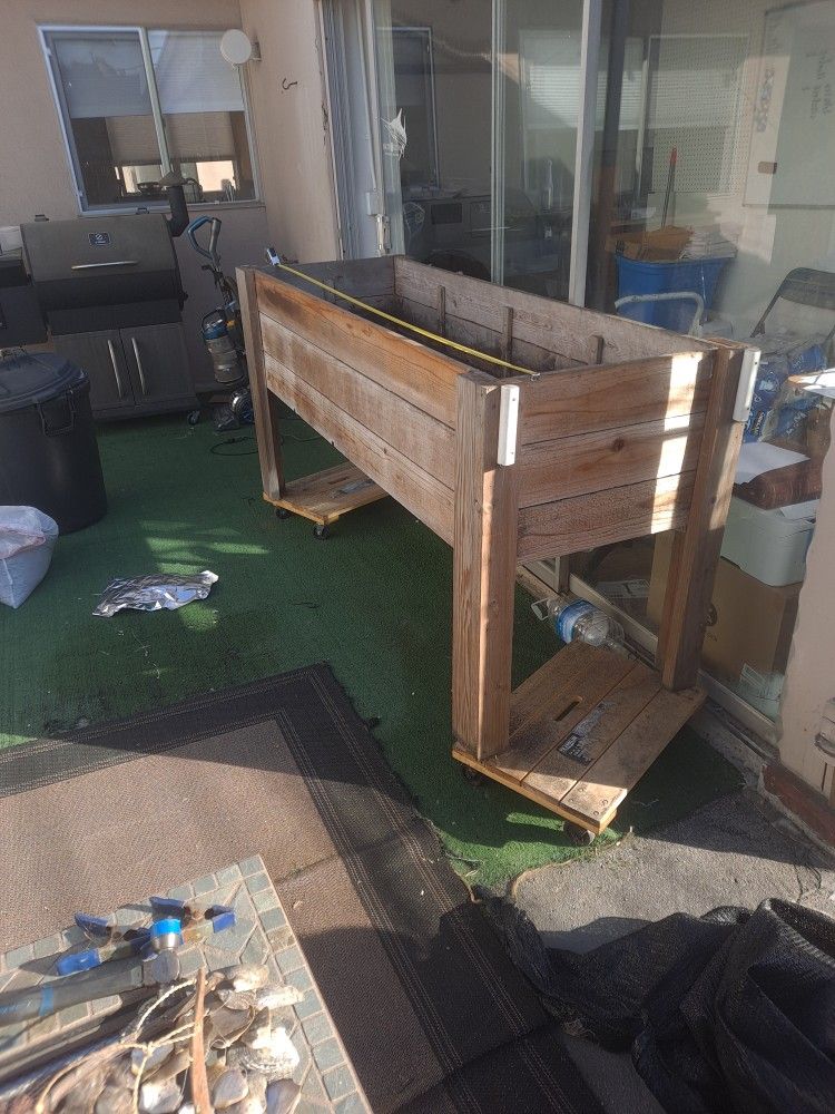 Planter BOX 6FT FREE w/ Soil If wanted