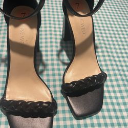 NWOT Size 7 Nine Black Sandals With Ankle Strap
