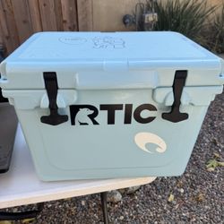 Rtic Cooler 20qts