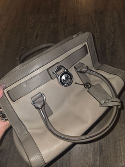 Micheal kors purse