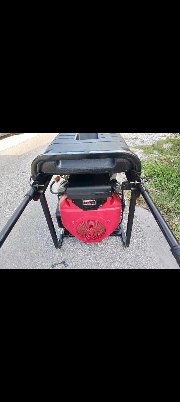 8,000 WATTS RUNNING 12,500 Peak . INDUSTRIAL 18.0 HP HONDA GENERATOR Electric Start Battery Include Runs Like New