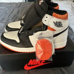 Air Jordan 1 Retro OG White/Black/Orange – Size 8.5M 🔥