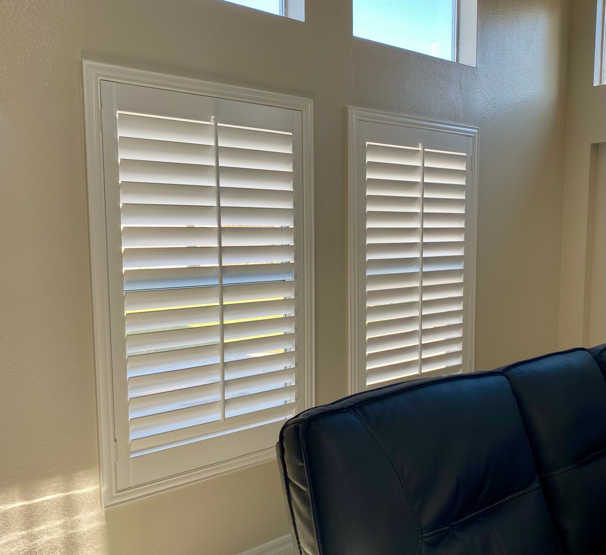 Interior Wood Shutters- Custom, Plantation, Professional Installation, Licensed Company, Window Treatments & Coverings, Persianas De Madera, Espanol