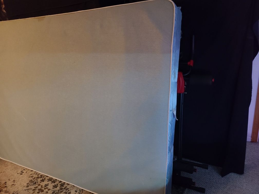 Free queen Box Spring 