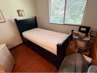 Twin trundle bed