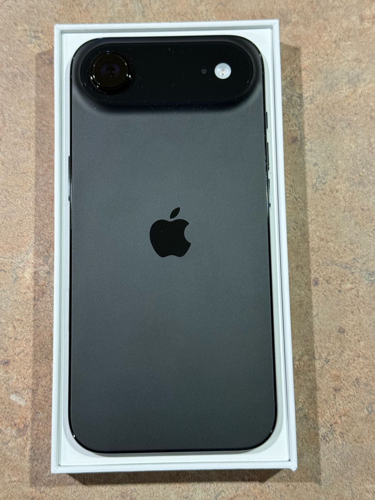 iPhone 17 air 256g. ( last day )